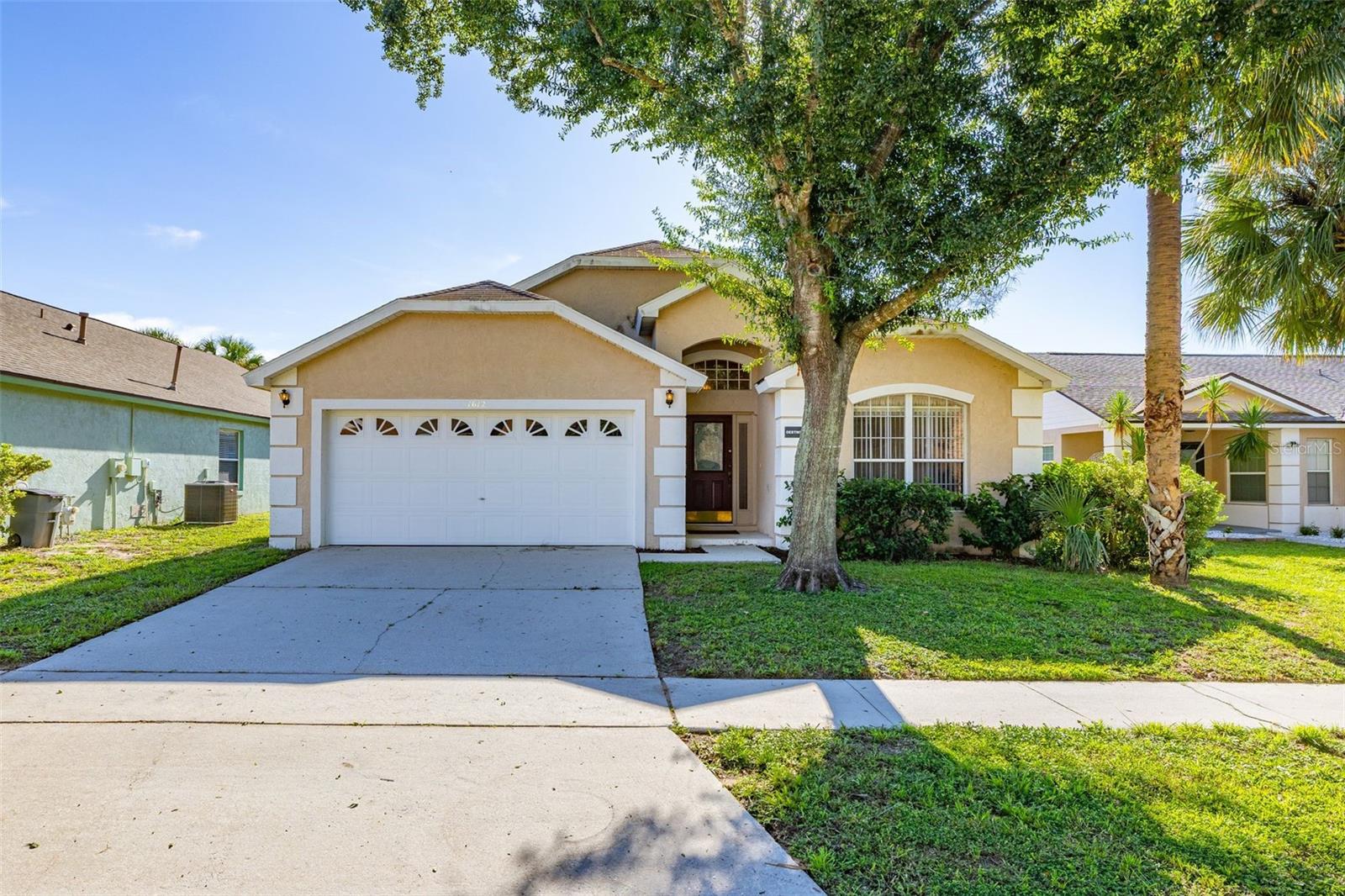 1612 Oak Hill Trl — photo