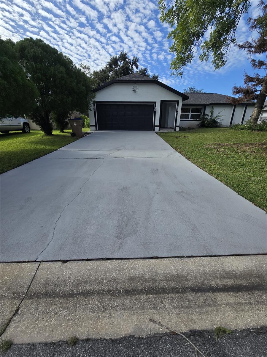 132 Acapulco Dr — photo