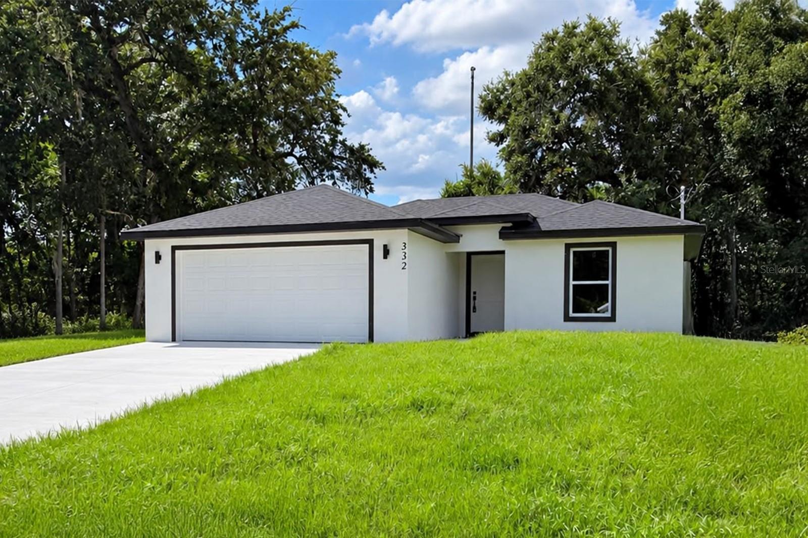 332 Lake Crescent Dr — photo