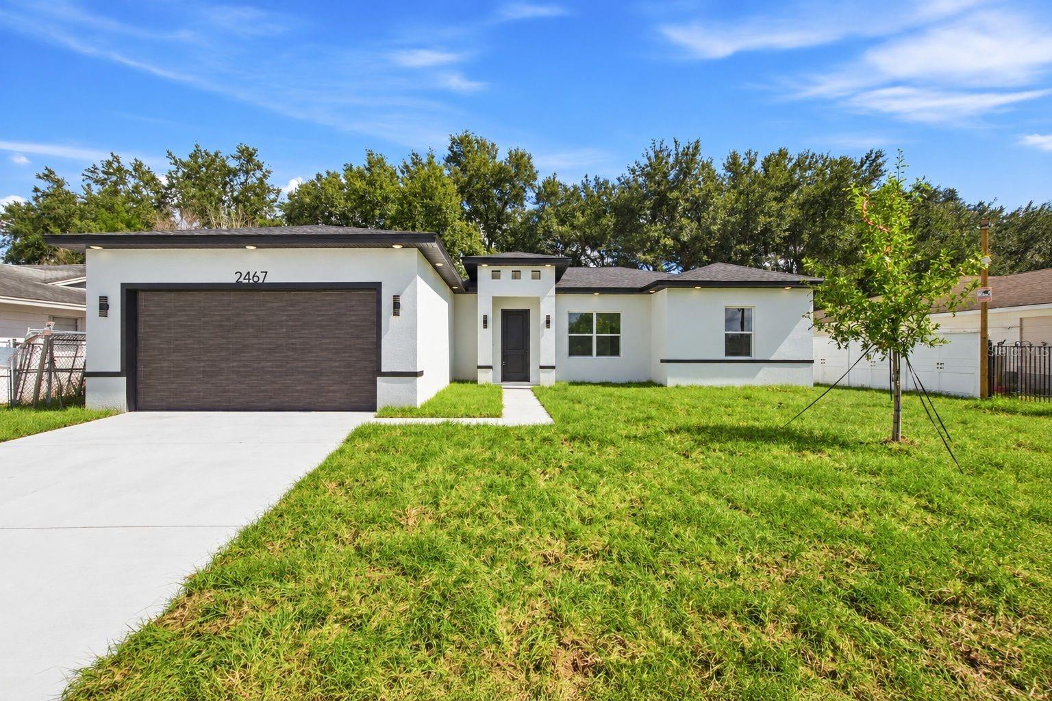 2467 Myakka Dr — photo