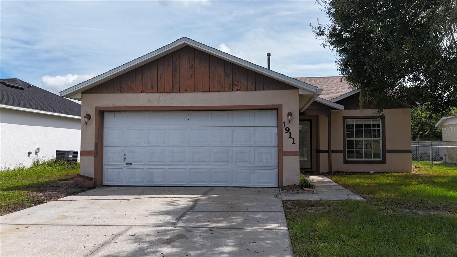 1911 Barco Ct — photo