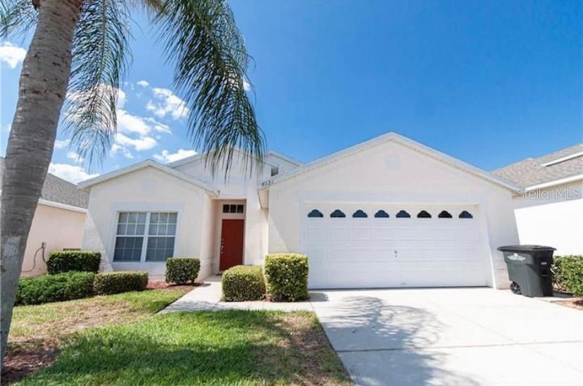 8121 Fan Palm Way — photo