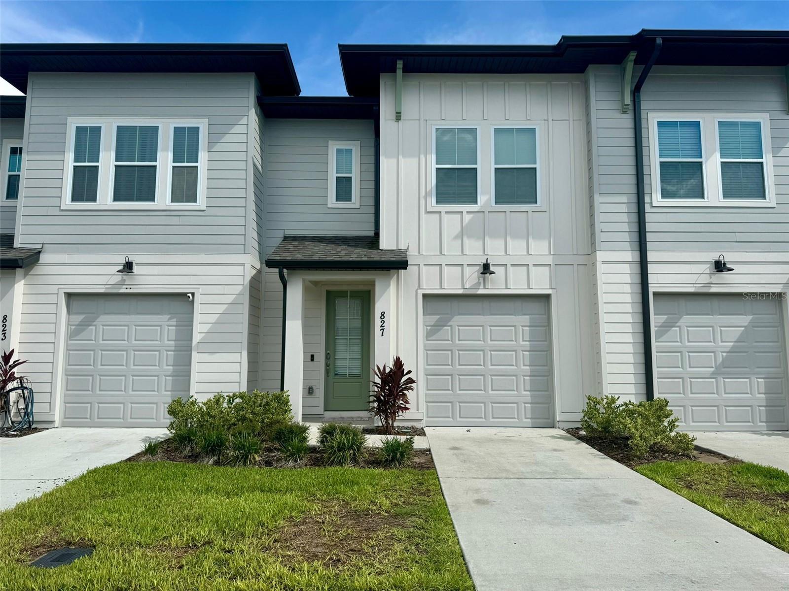 827 Longboat Dr — photo