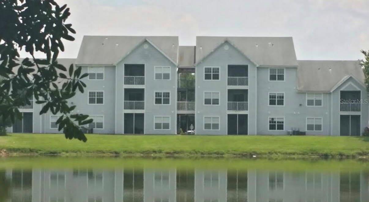 1213 Bermuda Lakes Ln #206 — photo