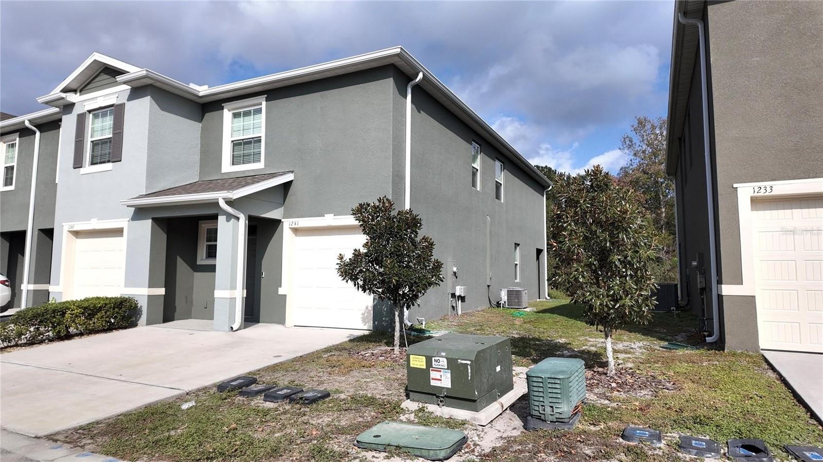 1241 Yellow Finch Dr — photo