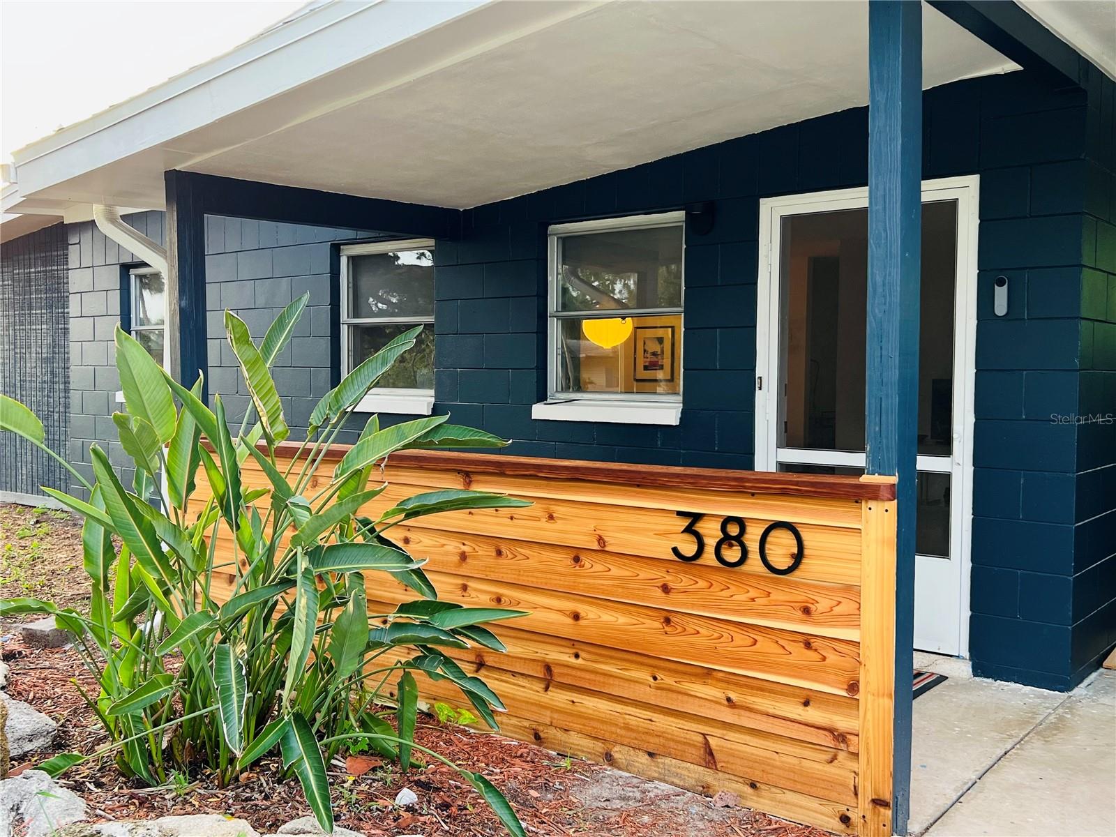380 Hunt Dr — photo