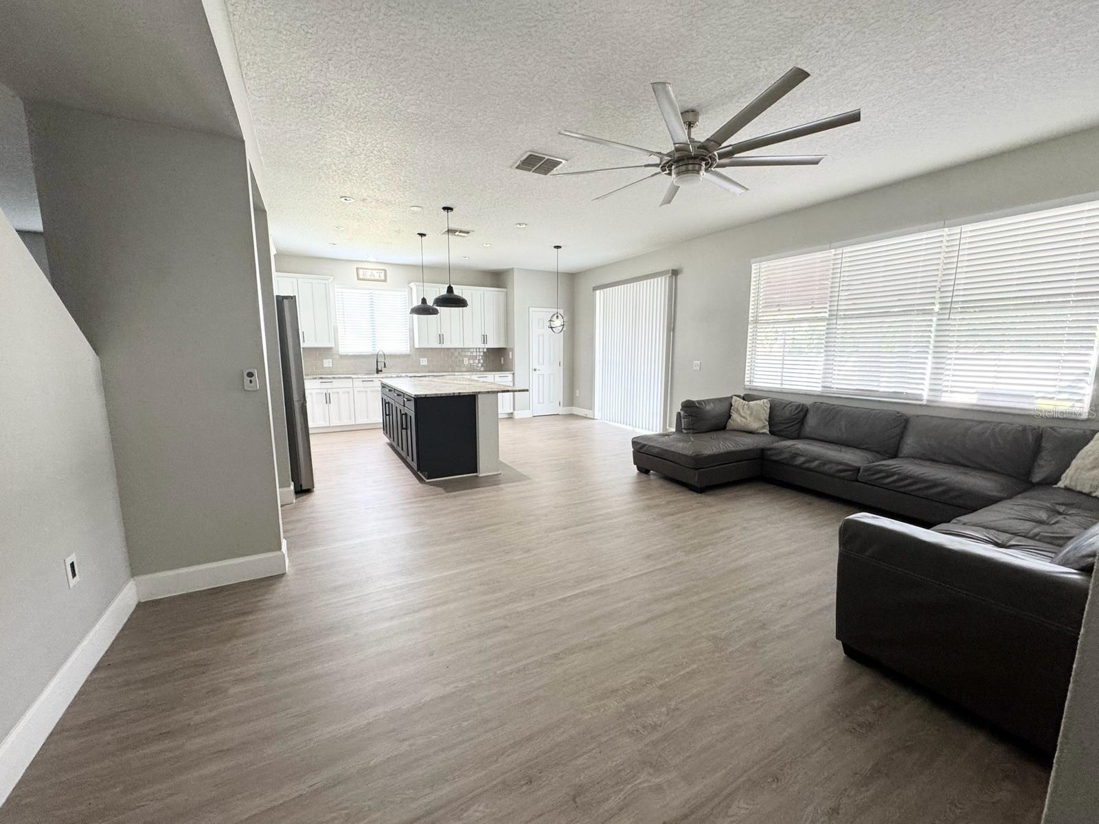 10313 Stratford Pointe Ave — photo