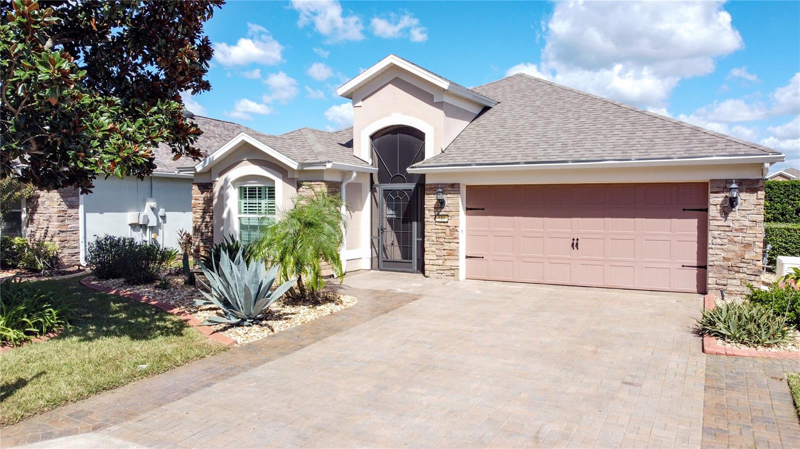 516 Playa Dr — photo