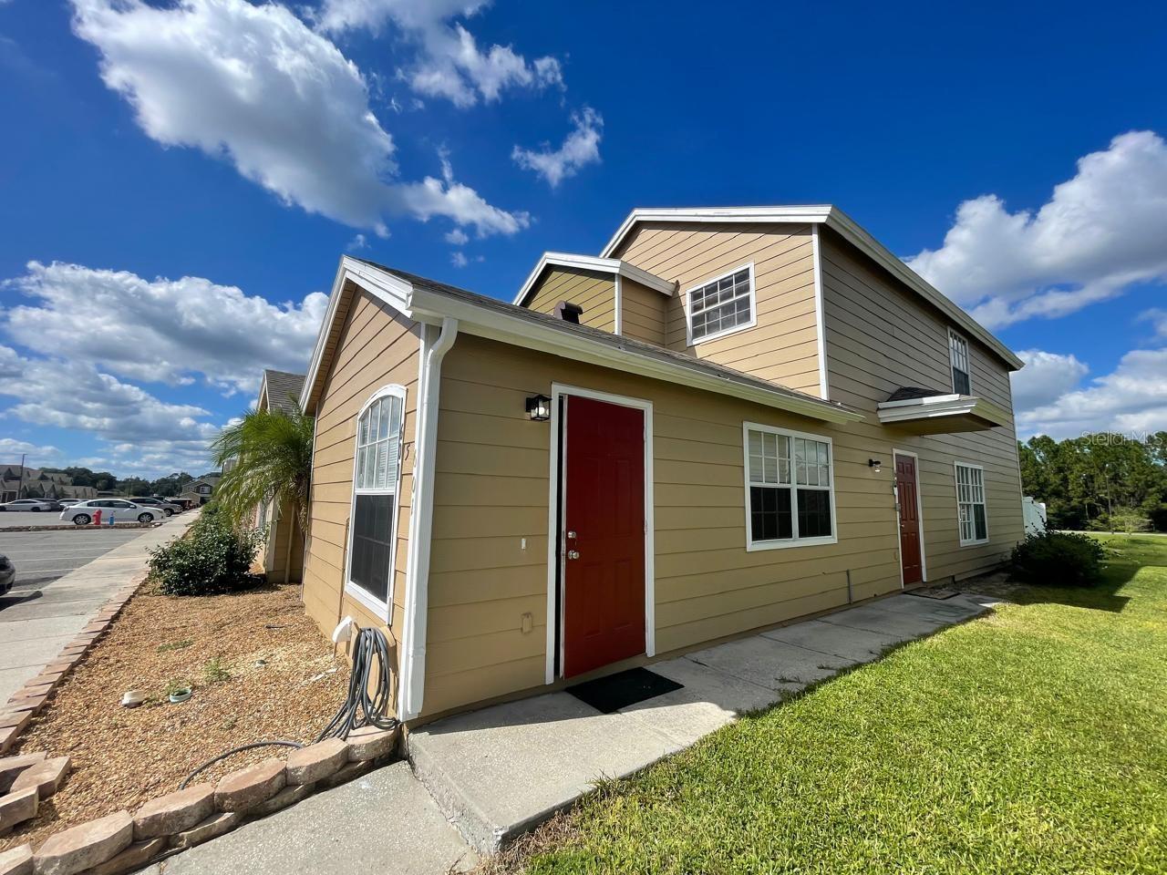 601 Washington Palm Loop #B — photo