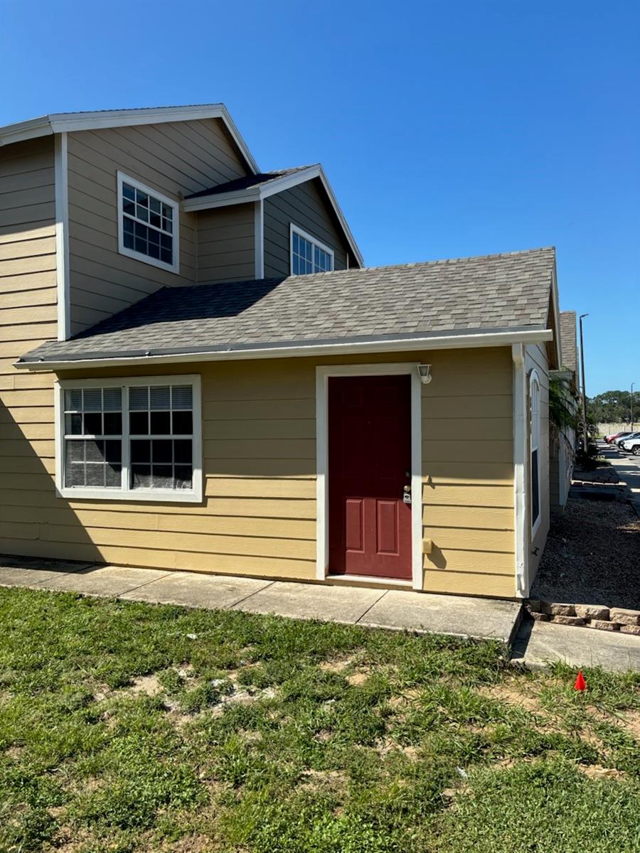 804 Washington Palm Loop #B — photo