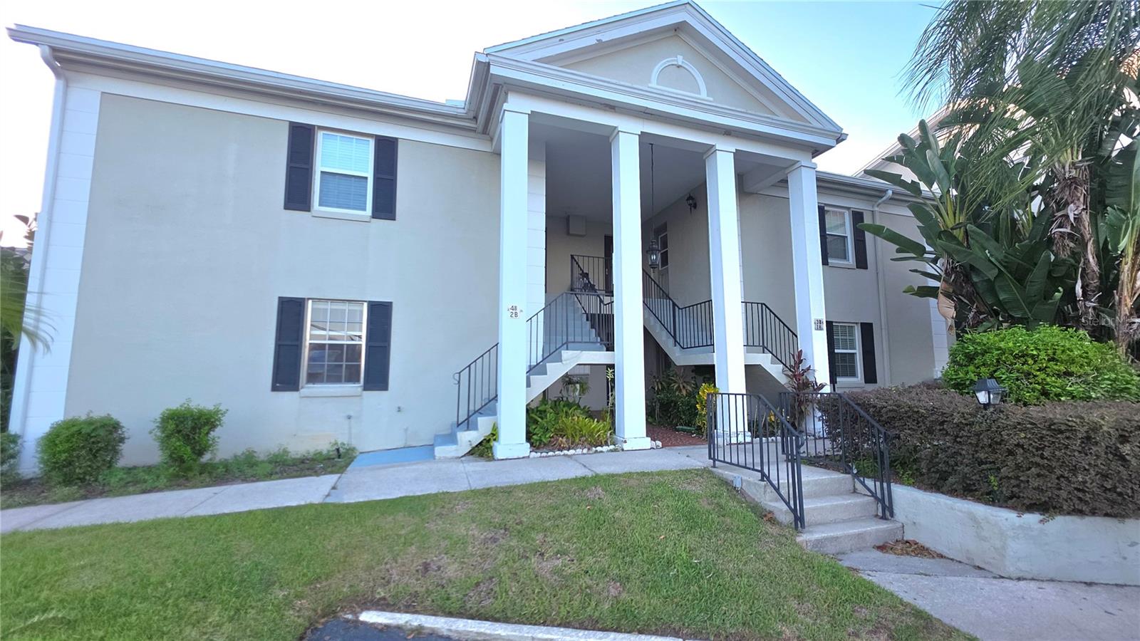 689 NW Lake Howard Dr #3B — photo