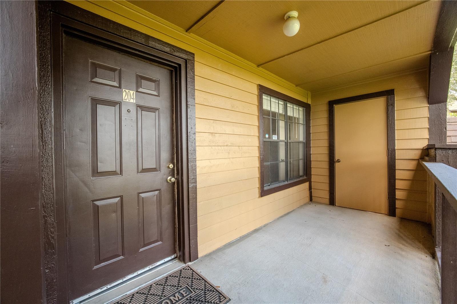 315 Lakepointe Dr #204 — photo