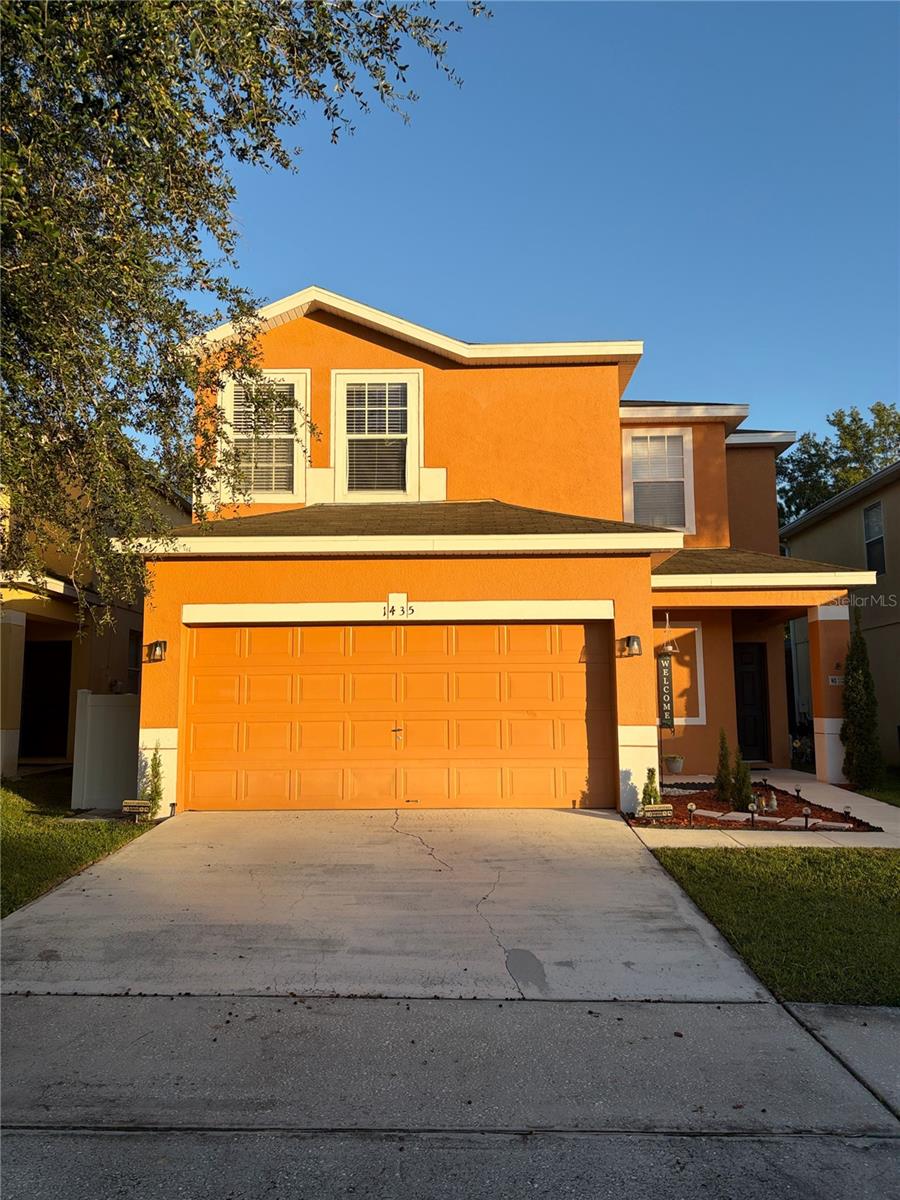 1435 Royal Ridge Dr — photo