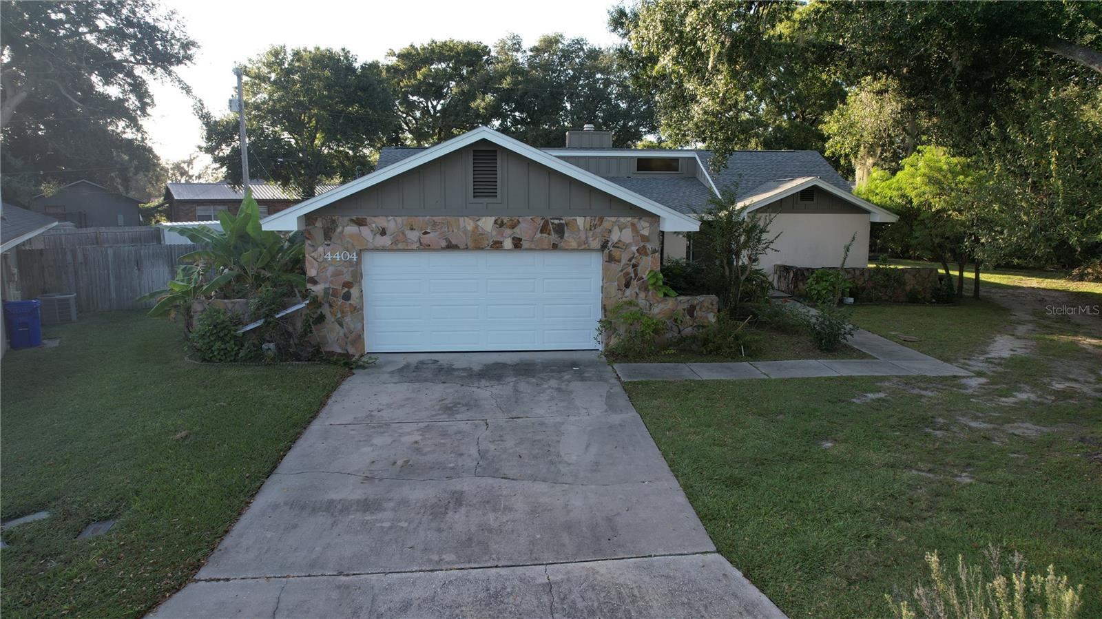 4404 S Laurel Pointe Dr — photo