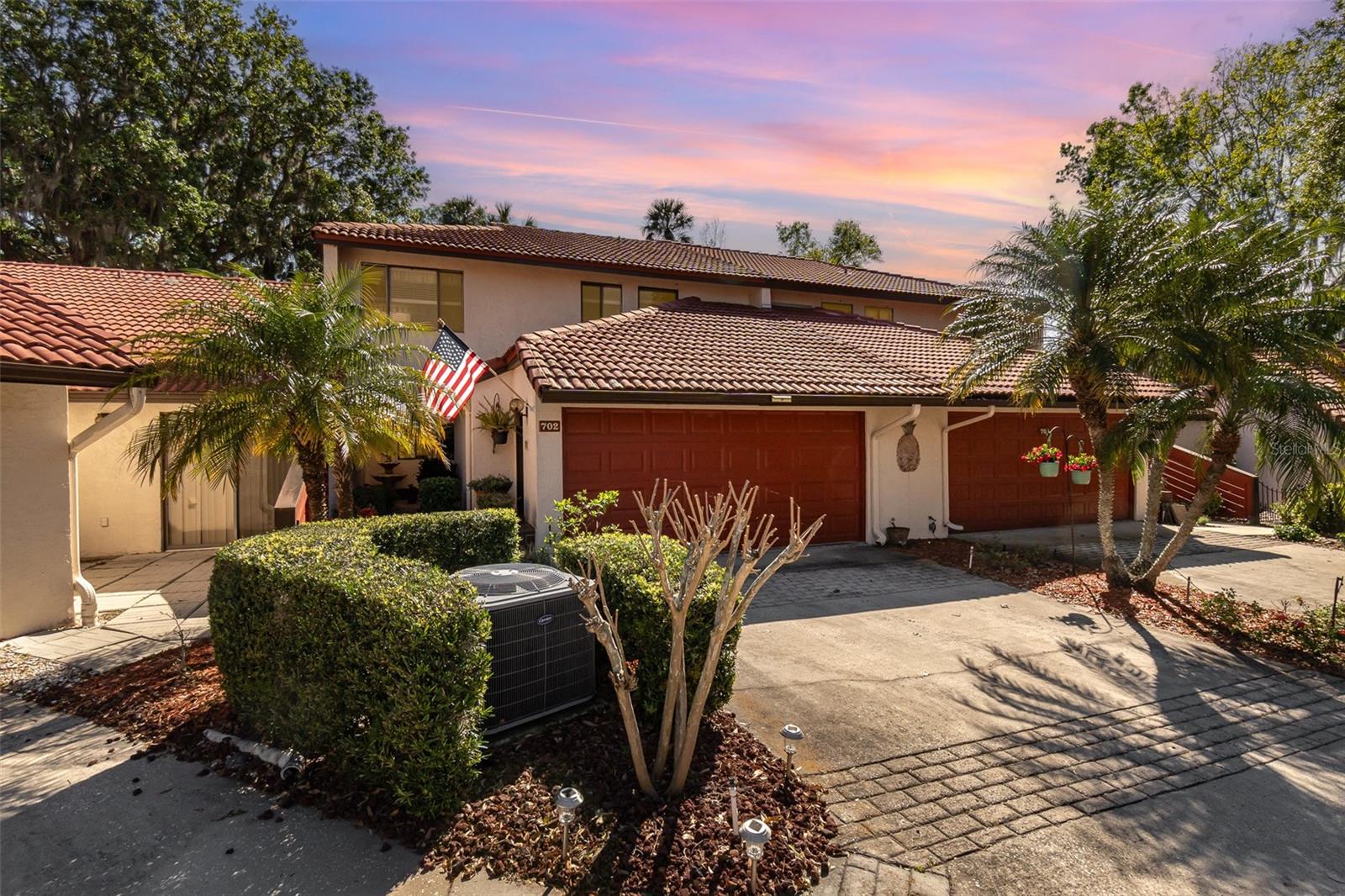 702 Clusterwood Dr — photo