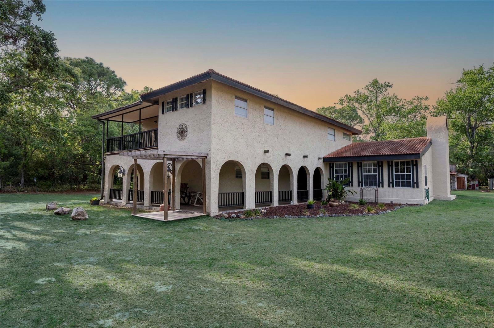 12311 Oakwood Dr — photo