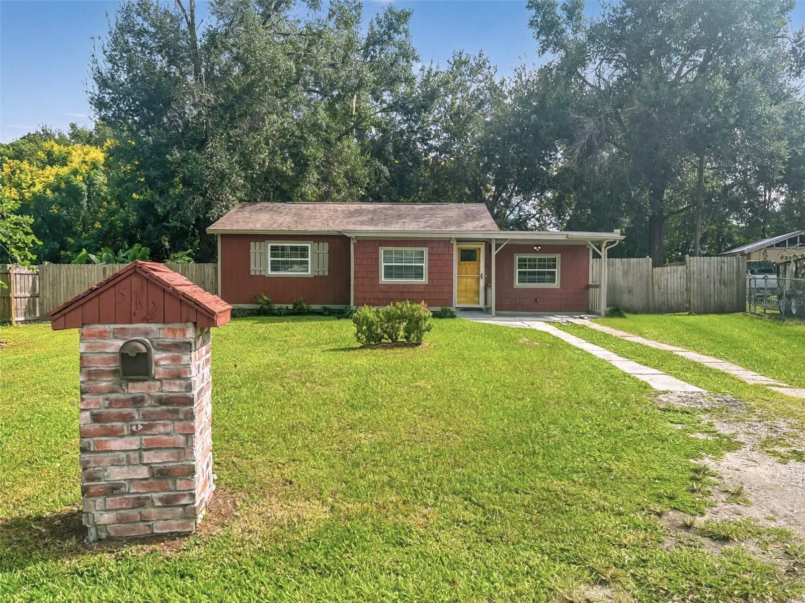 512 Green Cir — photo