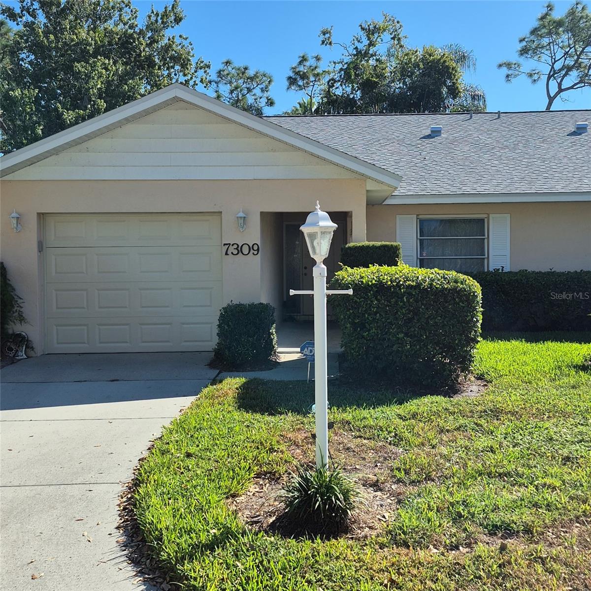 7309 Eleanor Cir #7309 — photo
