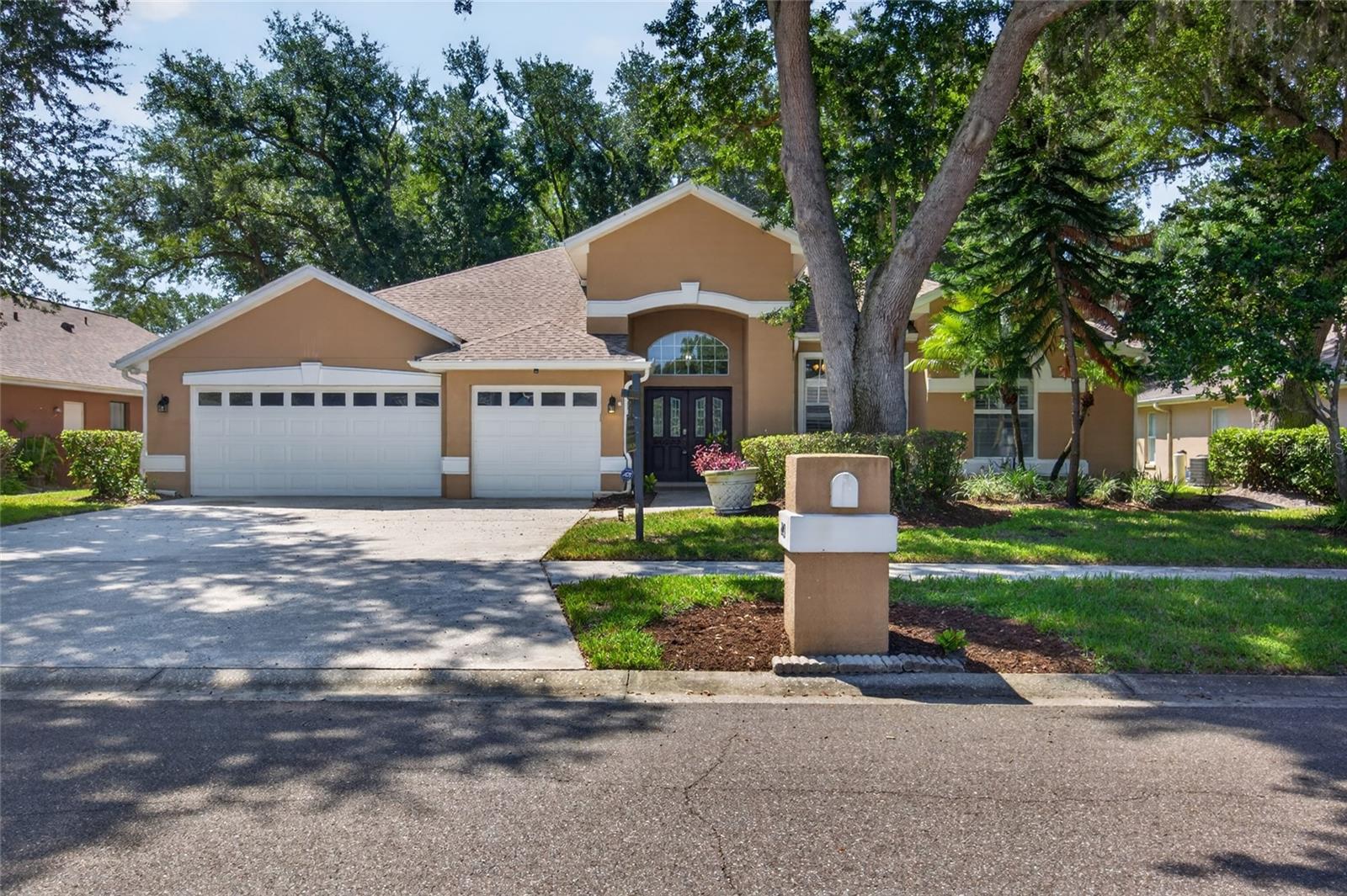 2243 Eagle Bluff Drive, Valrico, FL 33596 — photo 3