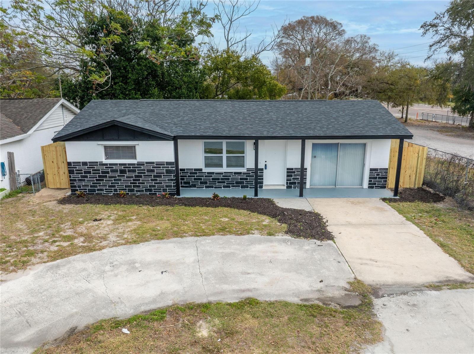 4012 Valencia Dr — photo