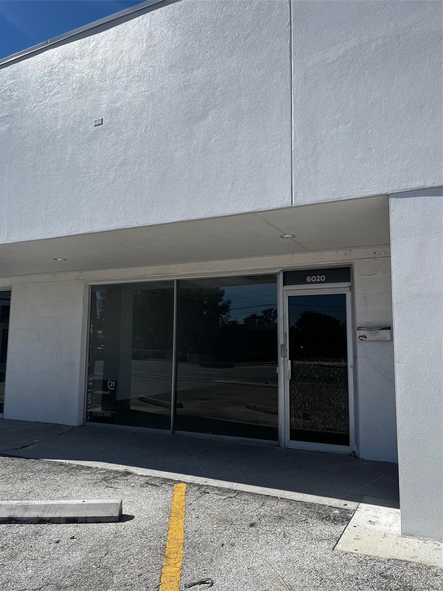 6020 Seminole Blvd — photo