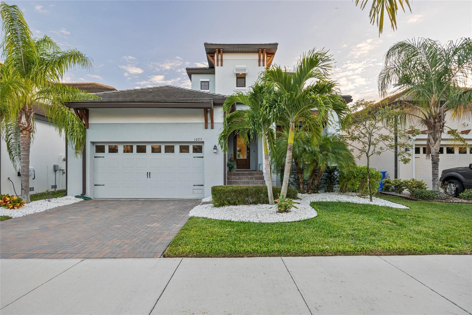 1025 Seagrape Dr — photo