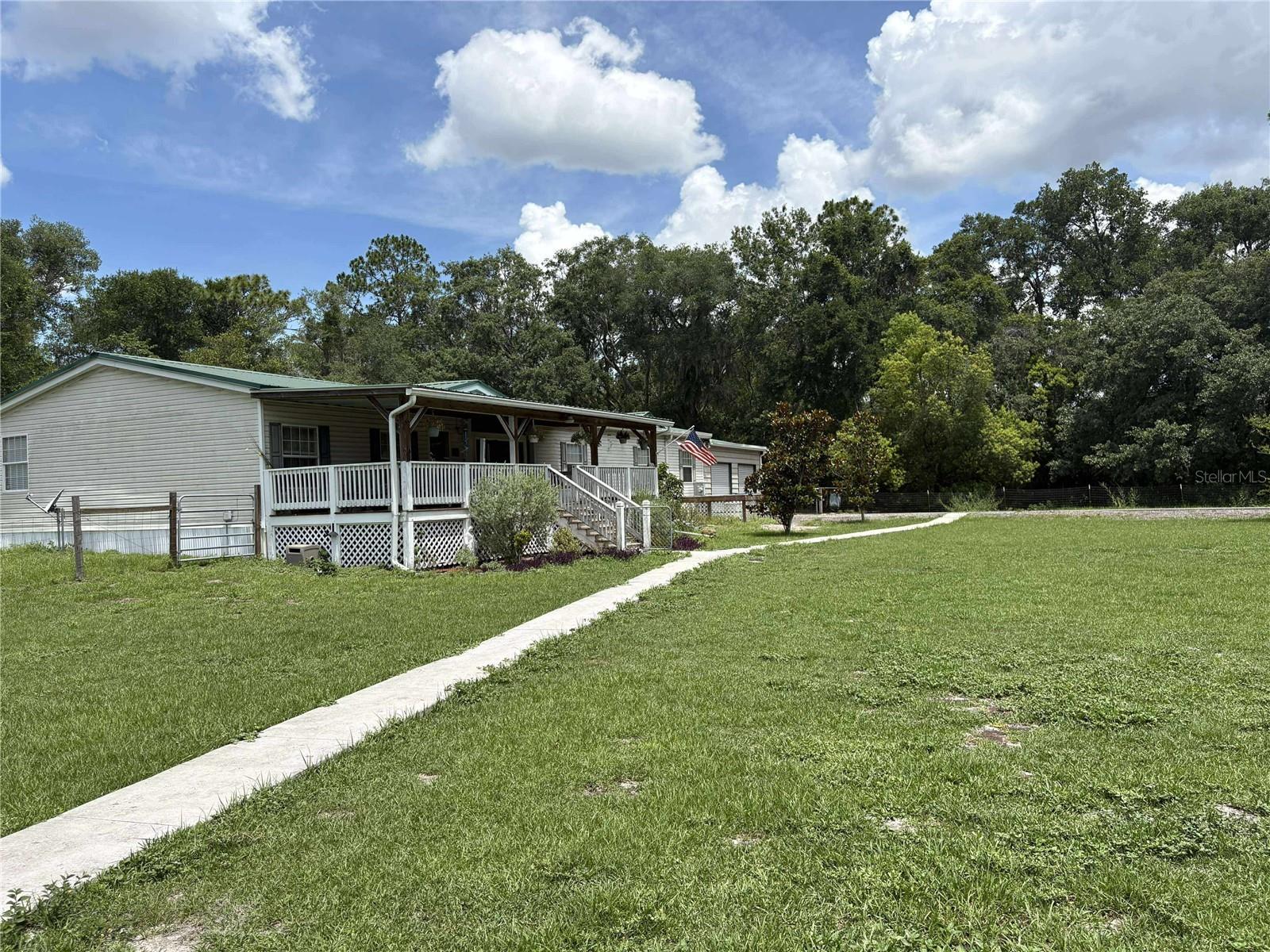 876 Menton Rd — photo