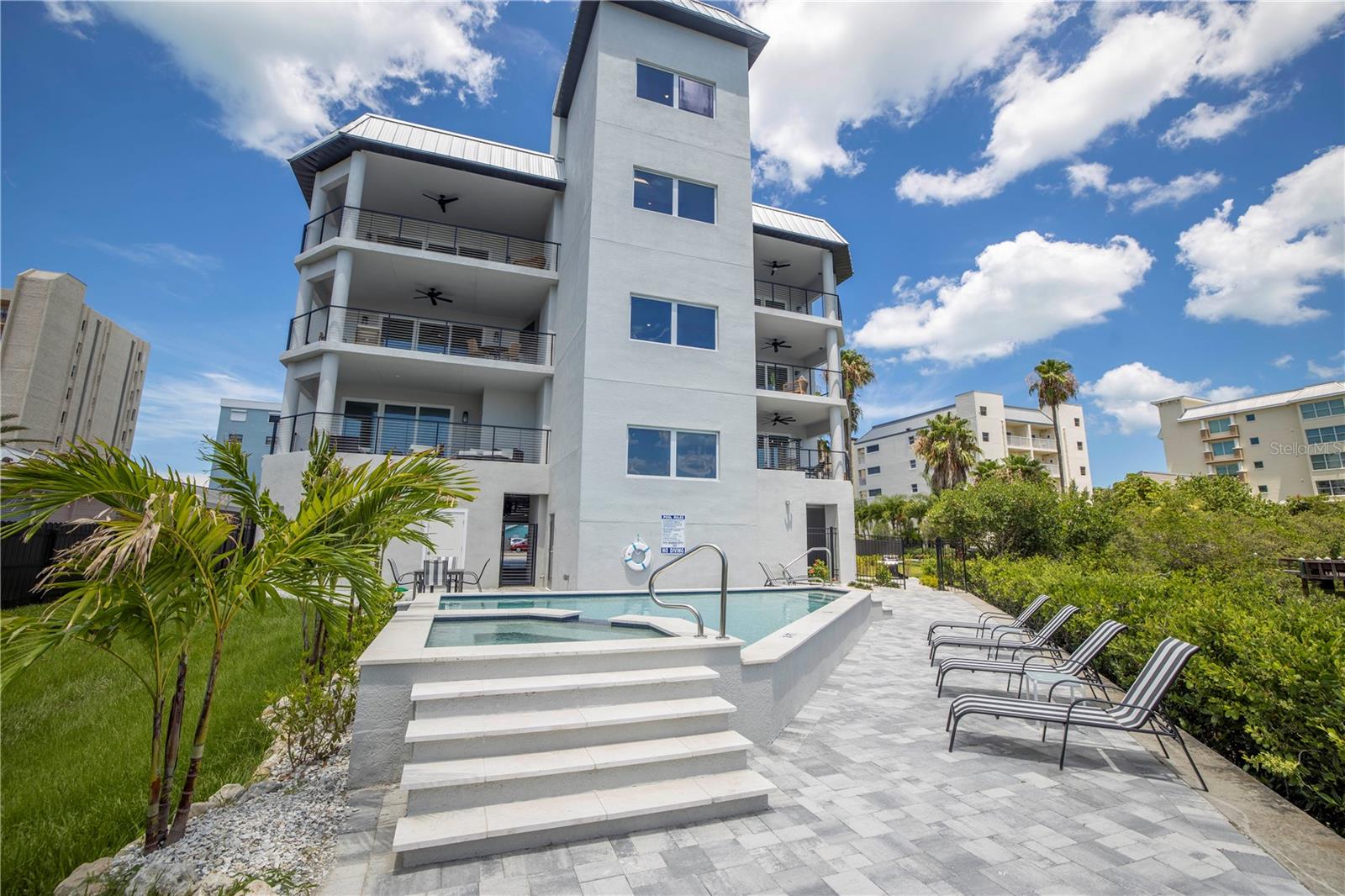 19505 Gulf Blvd #304 — photo