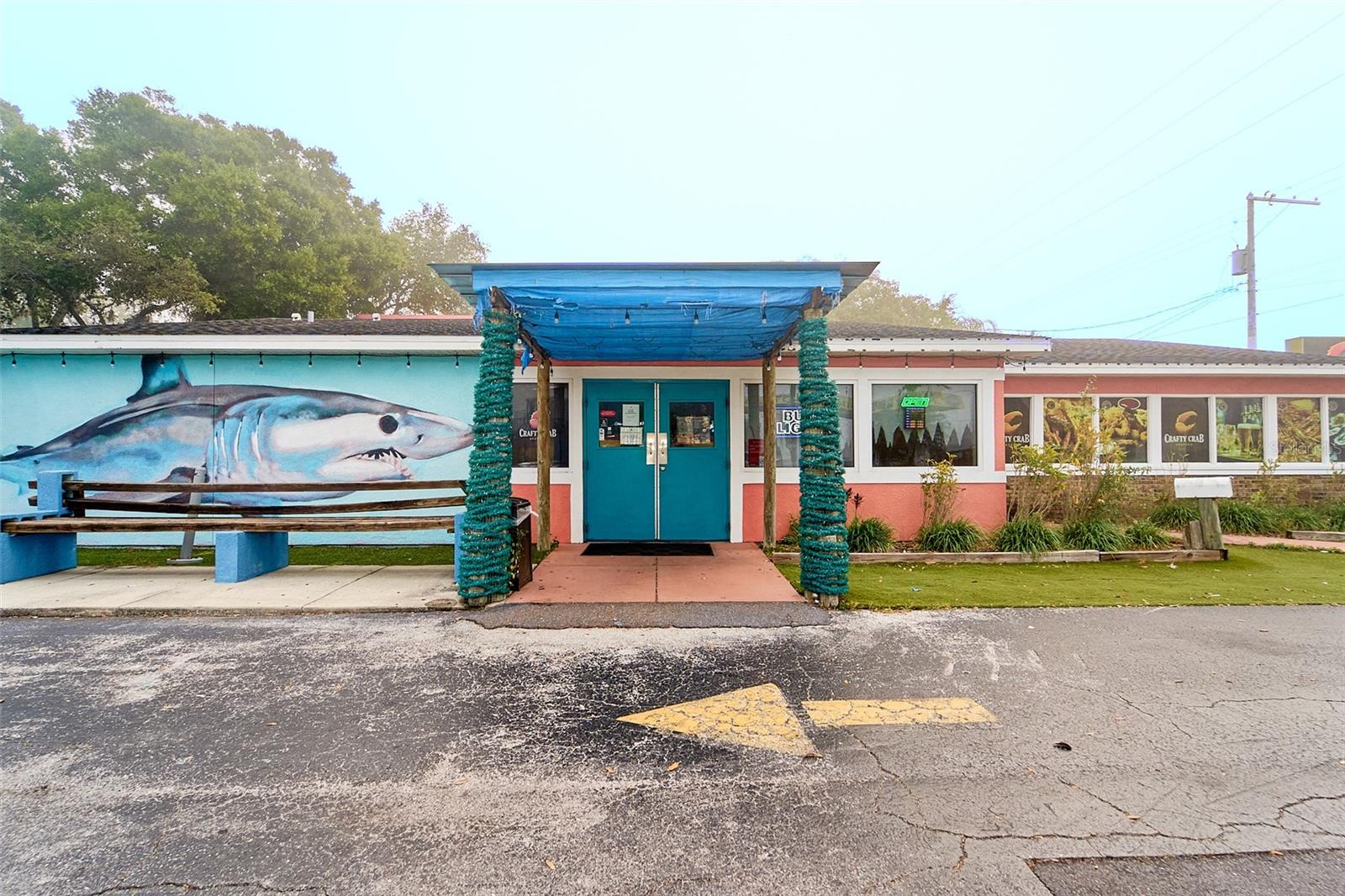 704 E Brandon Blvd — photo