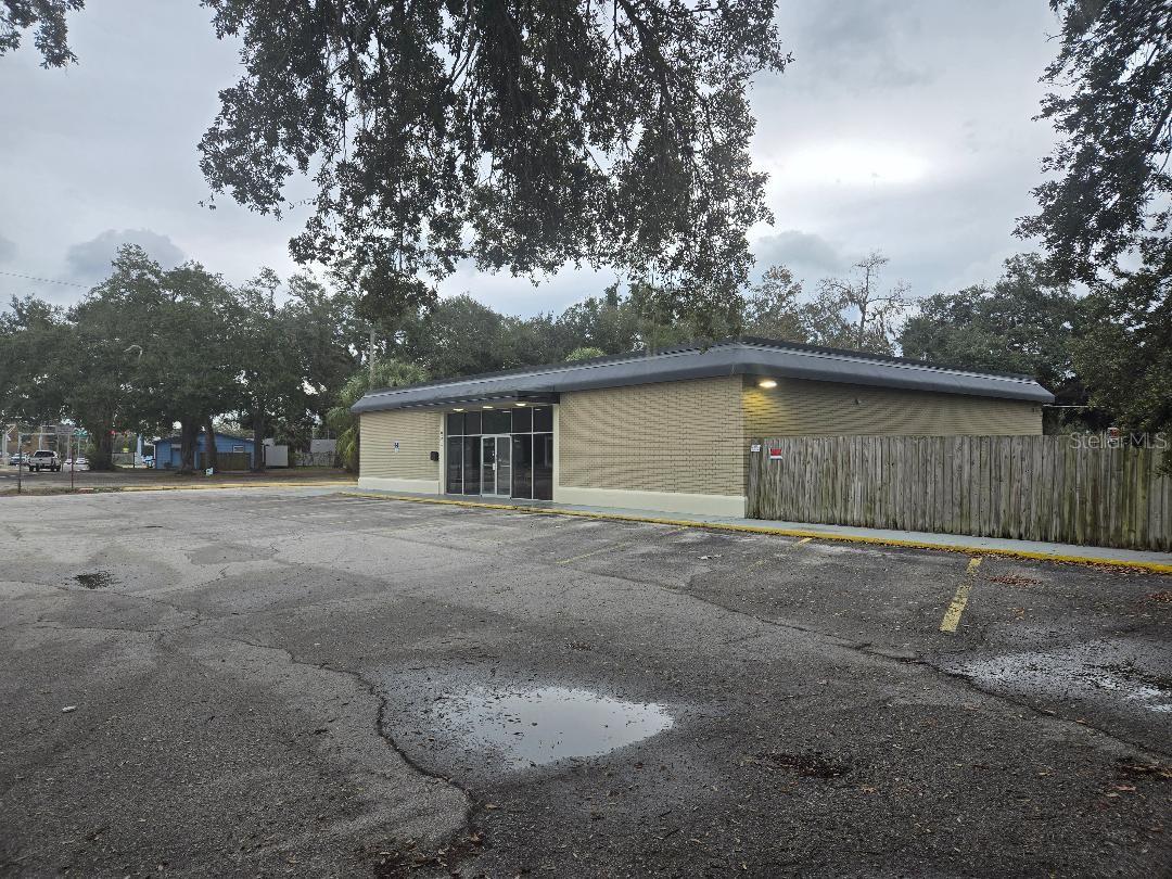 10517 Riverview Dr — photo