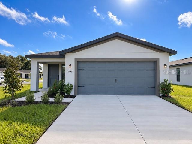 590 Blackthorn Dr — photo