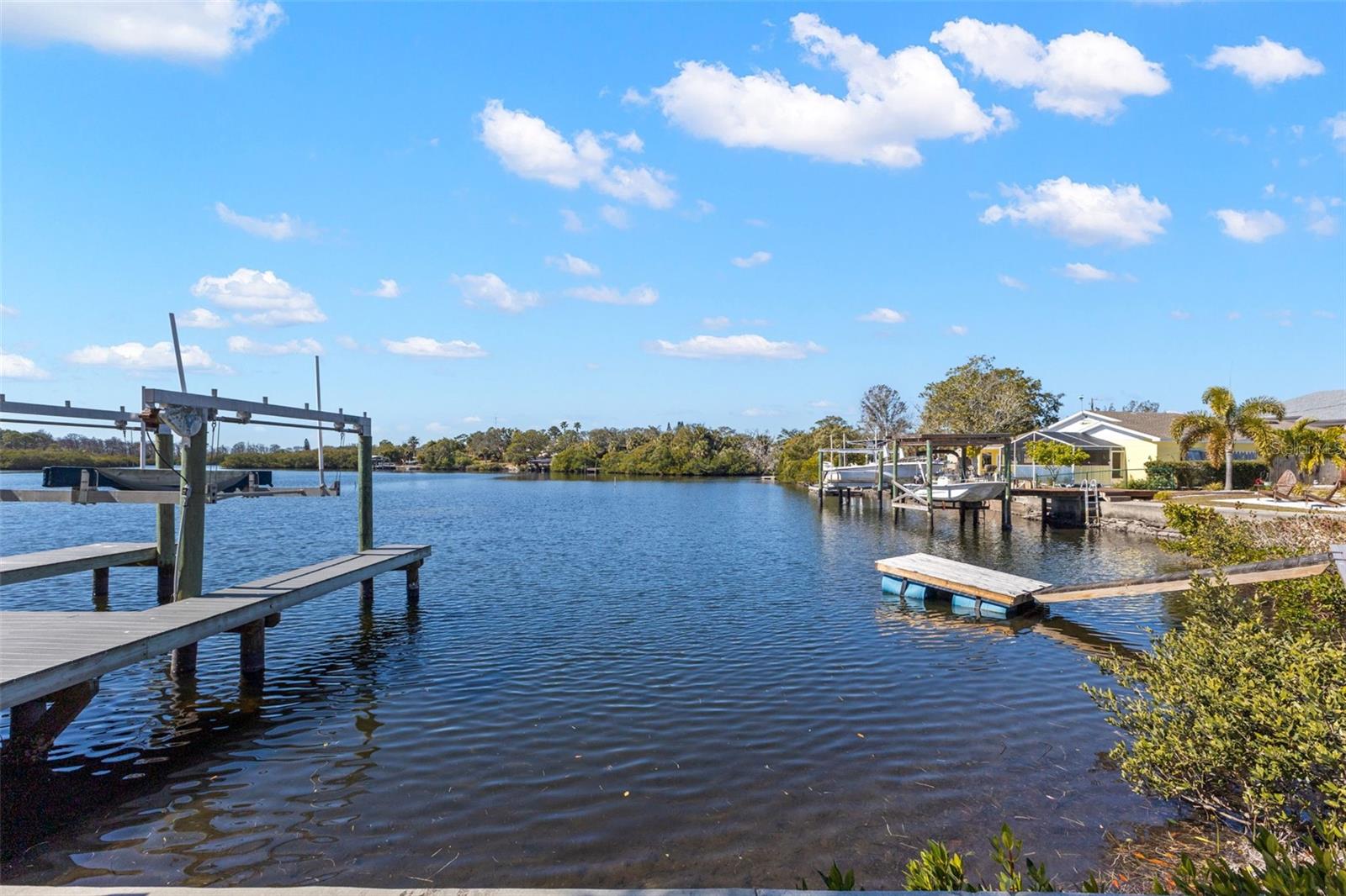 2138 Bayou Dr — photo