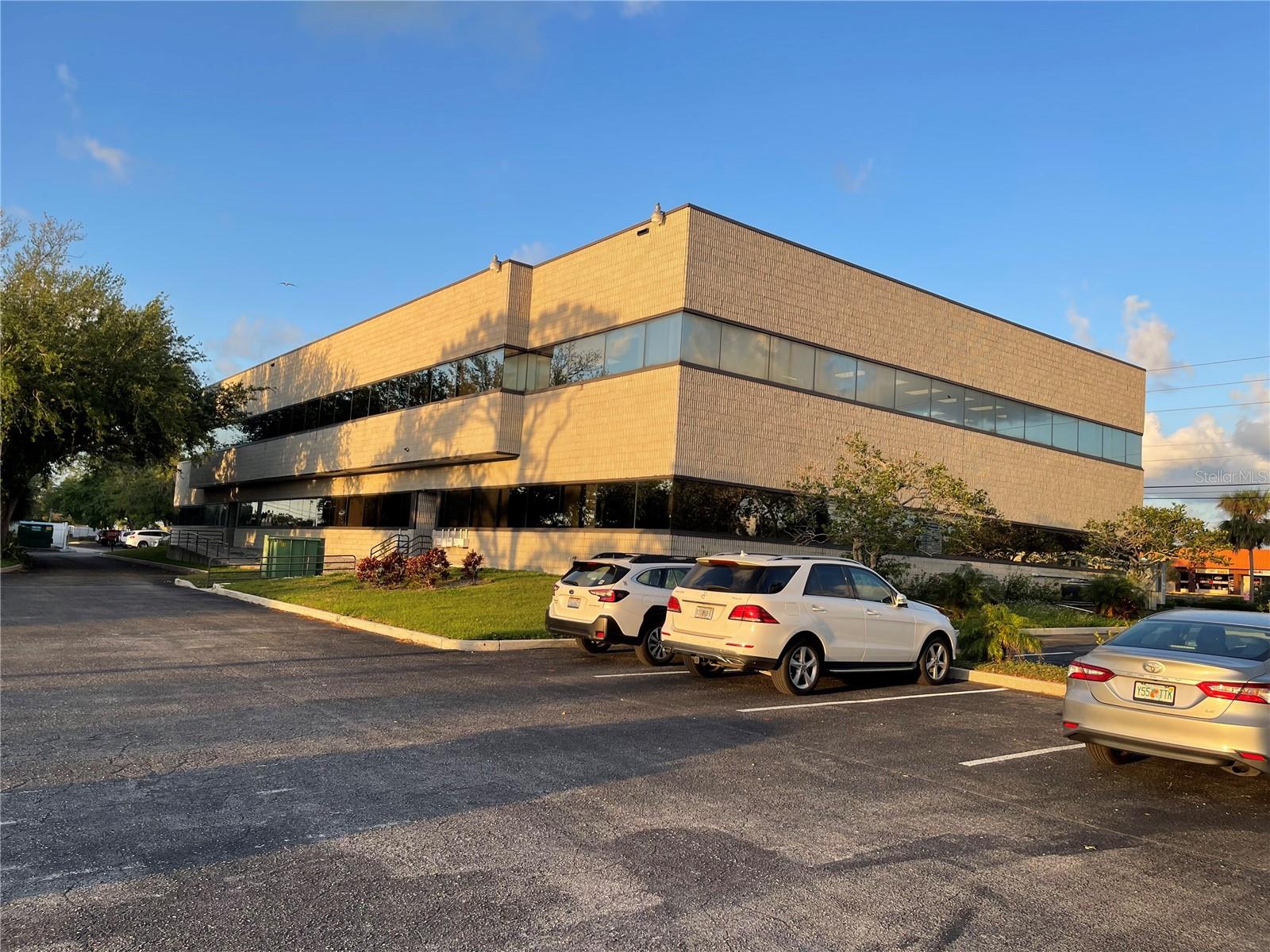 9555 Seminole Blvd #001 — photo