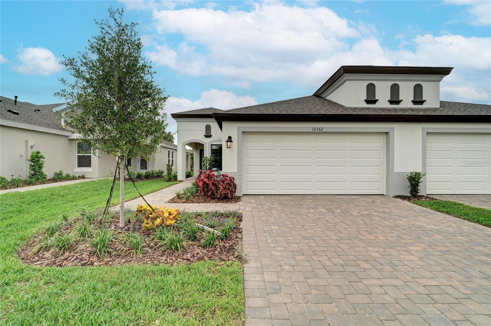 12362 Oak Hill Way — photo