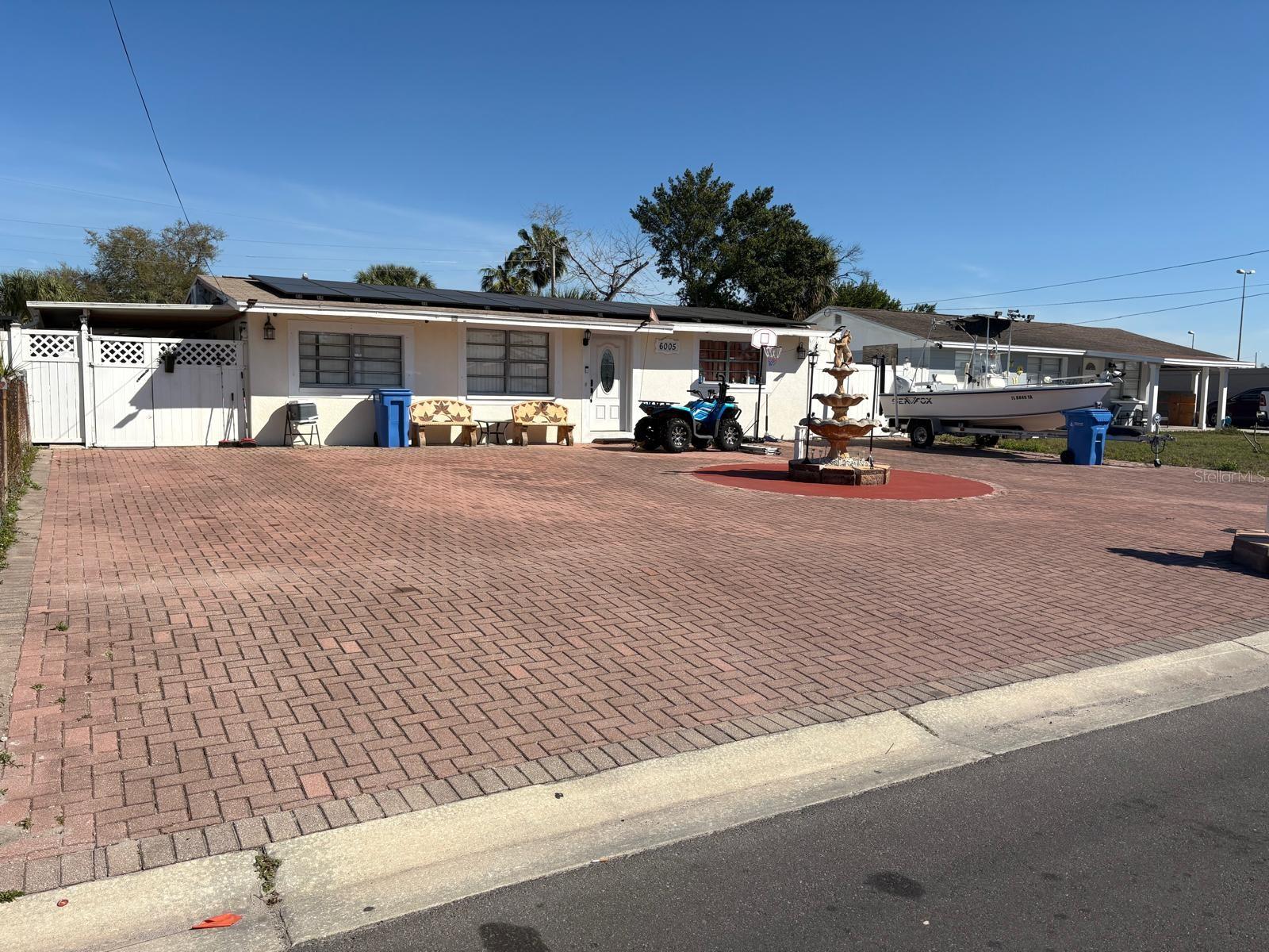 6005 W Clifton St — photo