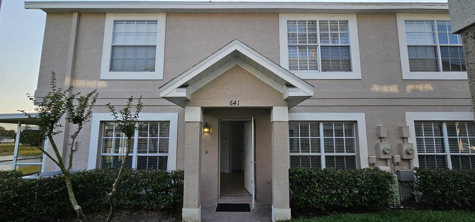 641 Kensington Lake Cir — photo
