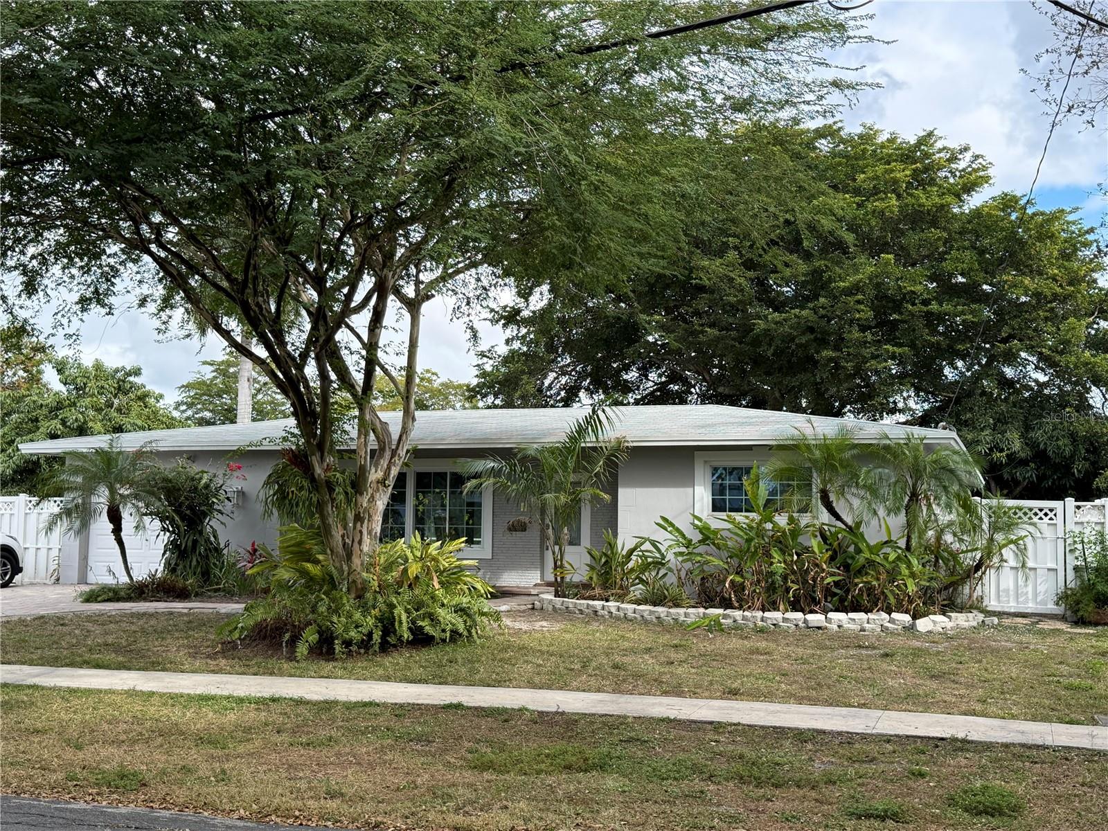 410 SW 56th Ave — photo