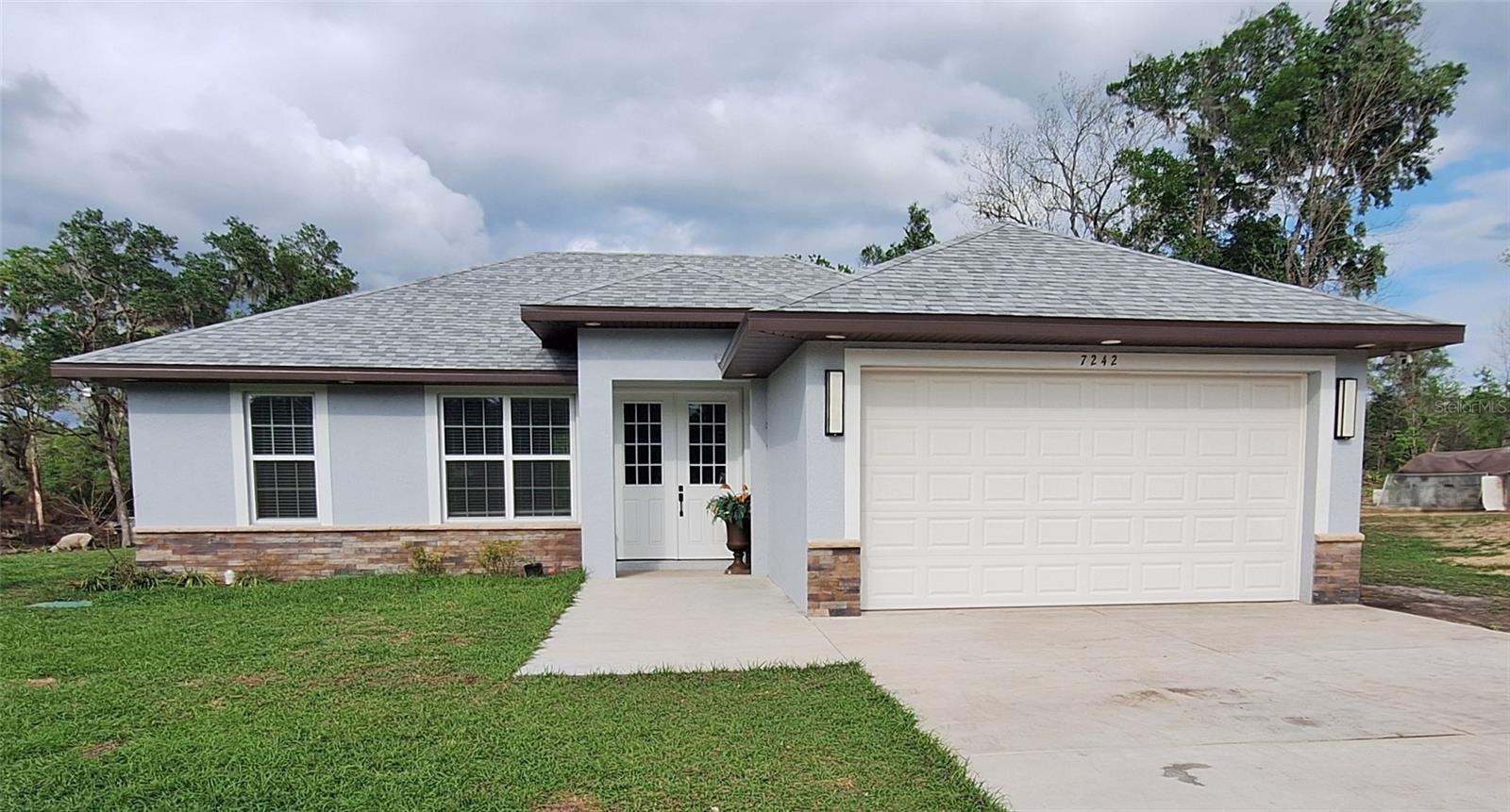7242 Elaine Dr — photo