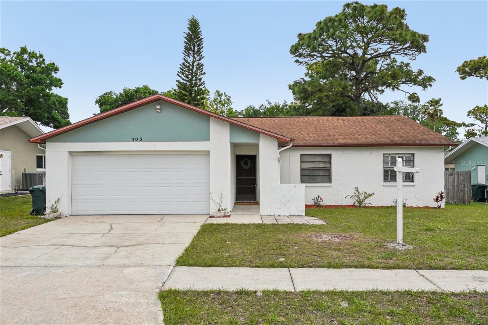 105 Lotus Cir — photo