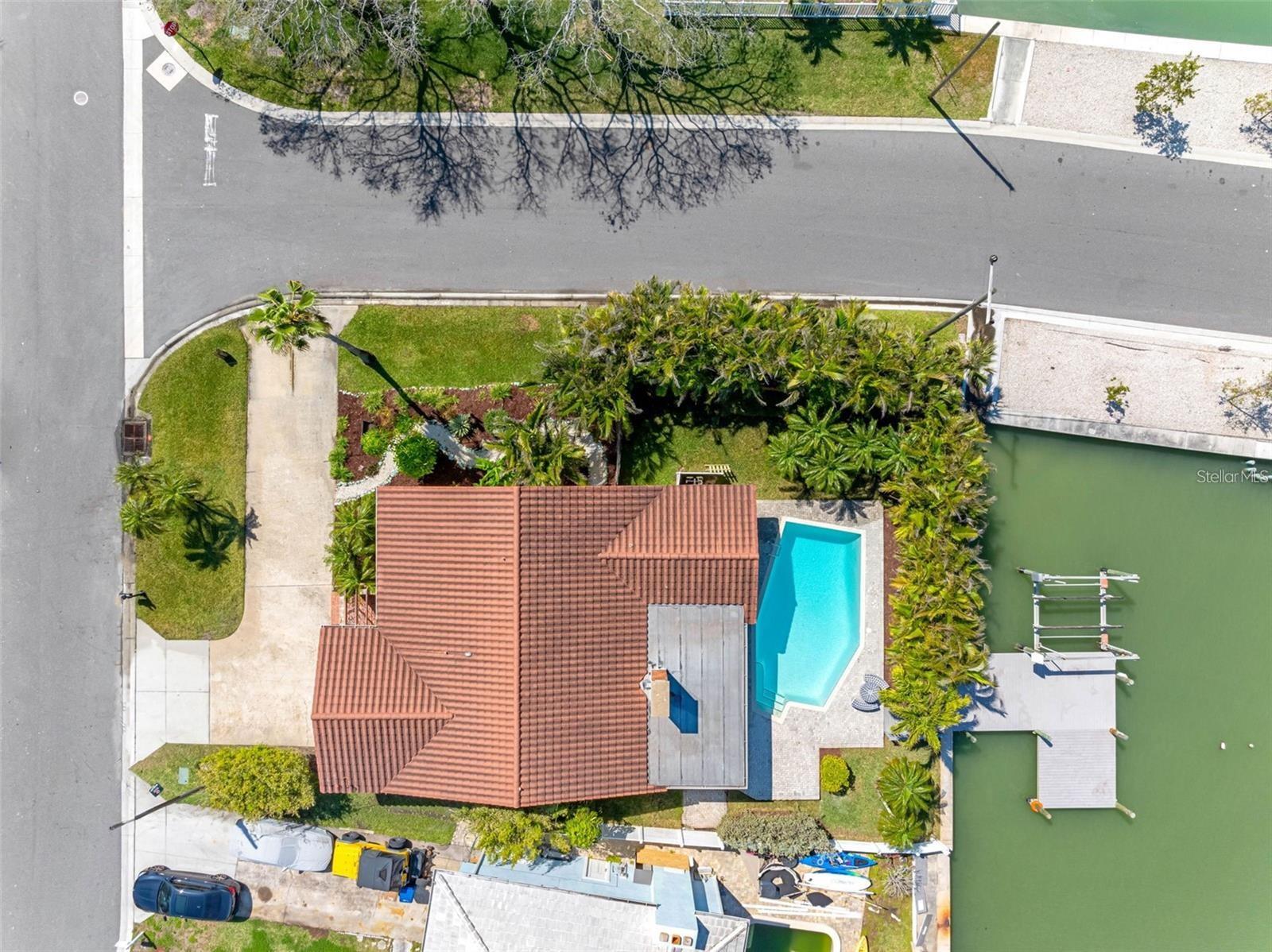 562 Johns Pass Ave — photo