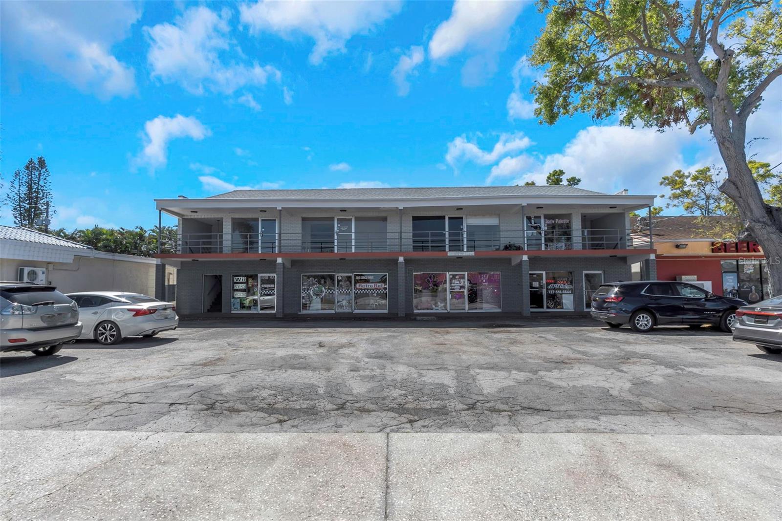 1915 E Bay Dr — photo