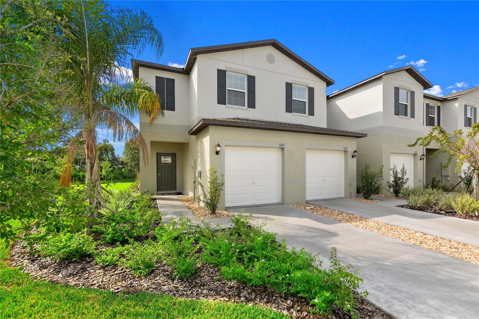 5095 Capri Harbor Dr — photo