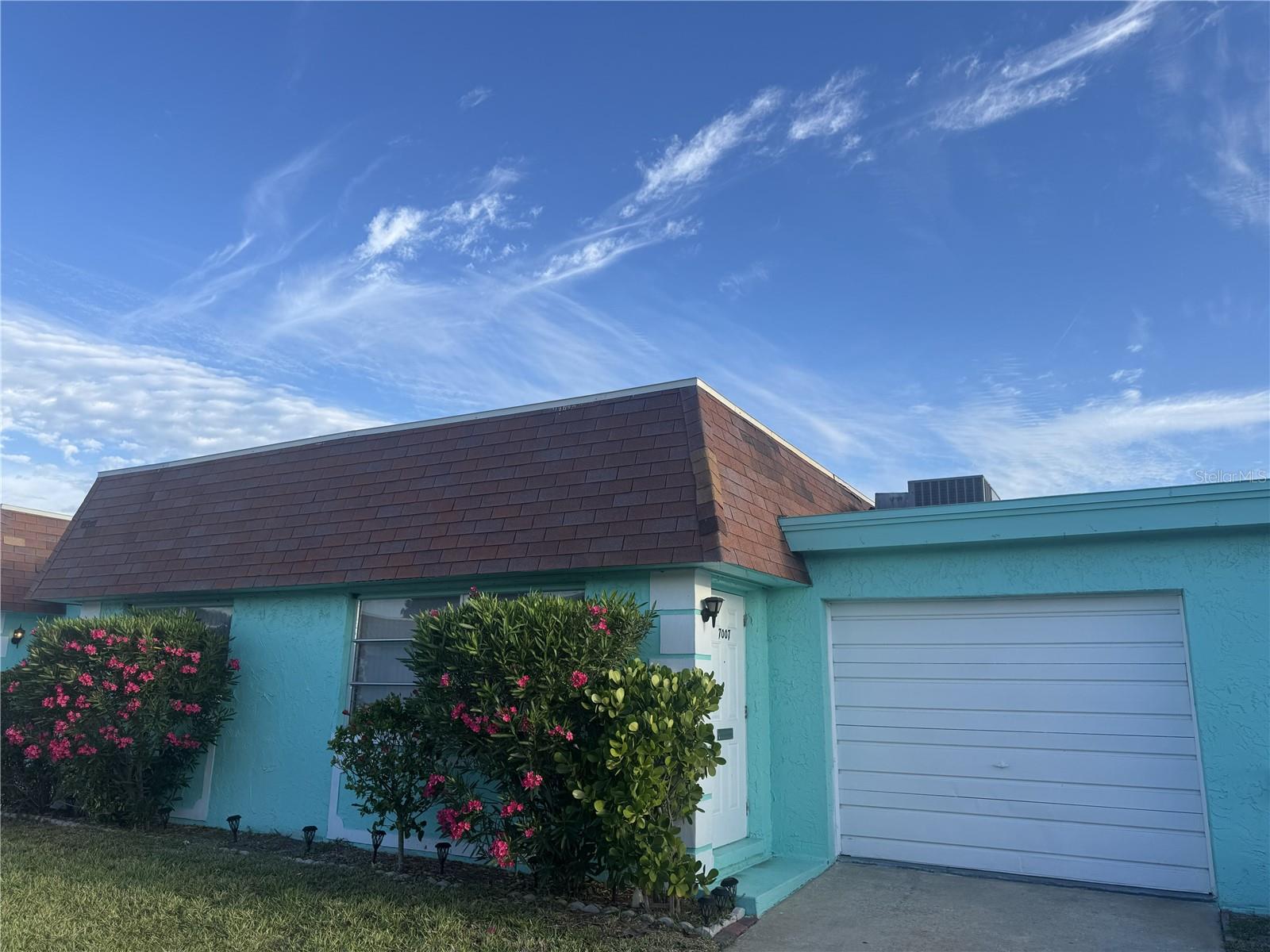 7007 Versailles N #n/a — photo
