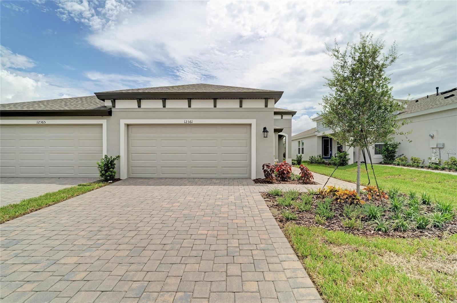 12361 Oak Hill Way — photo
