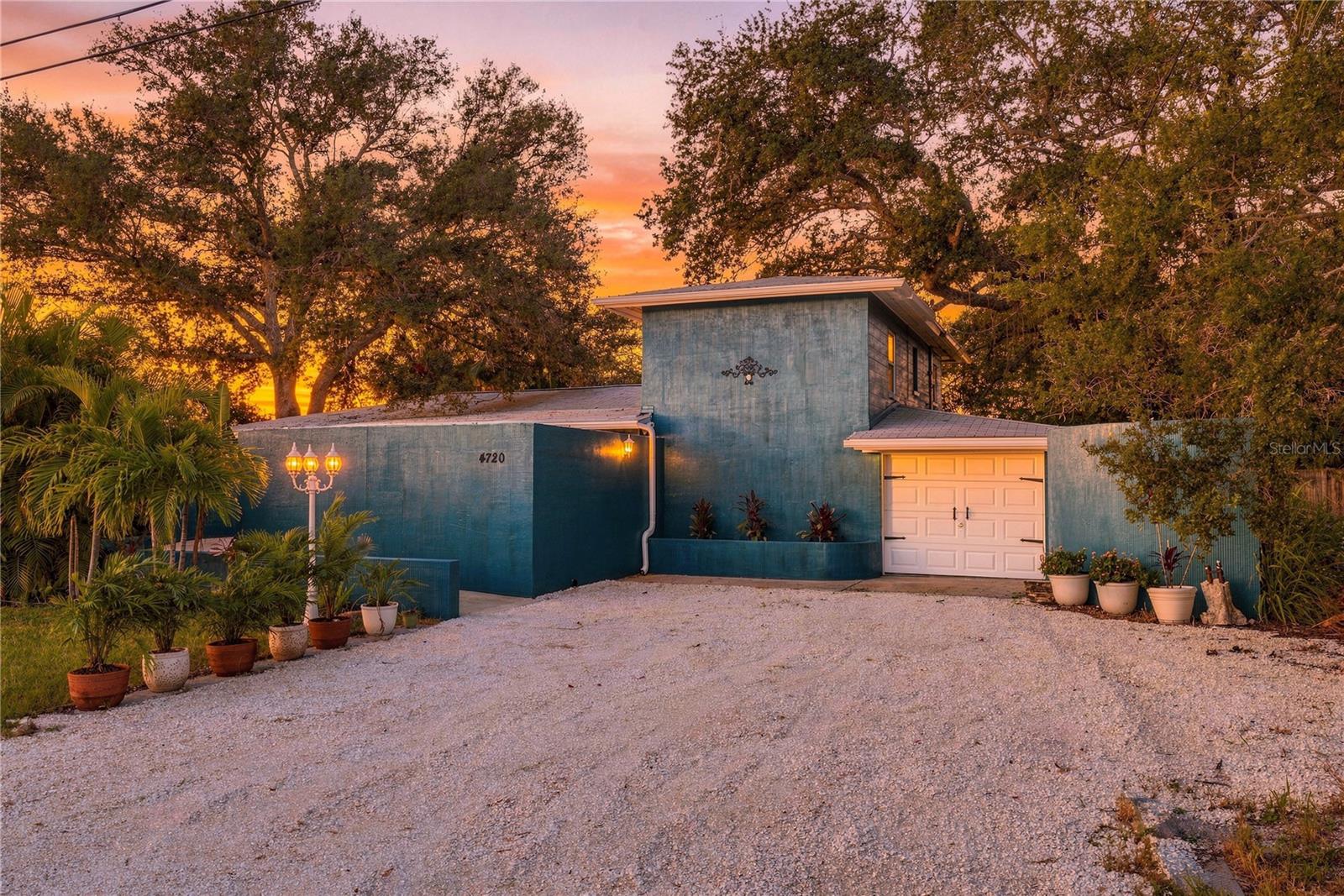 4720 Welch Cswy — photo