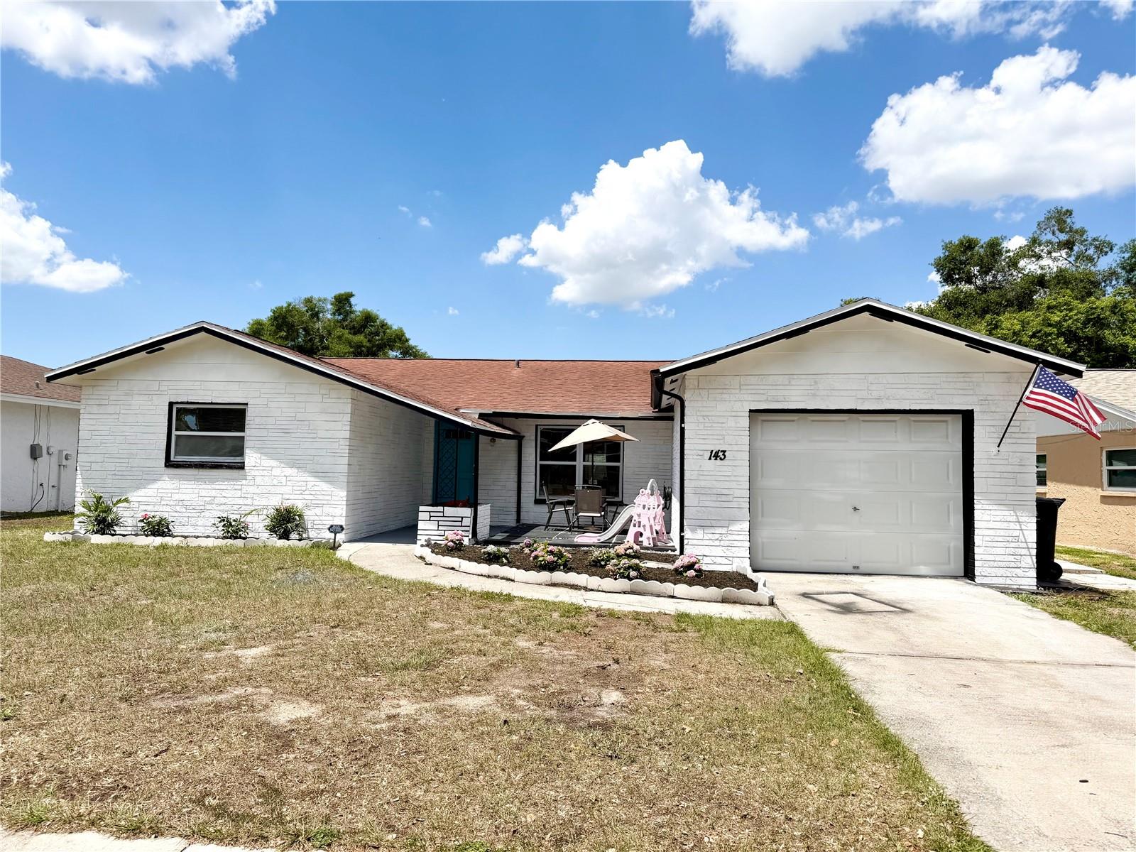 143 Valley Cir — photo