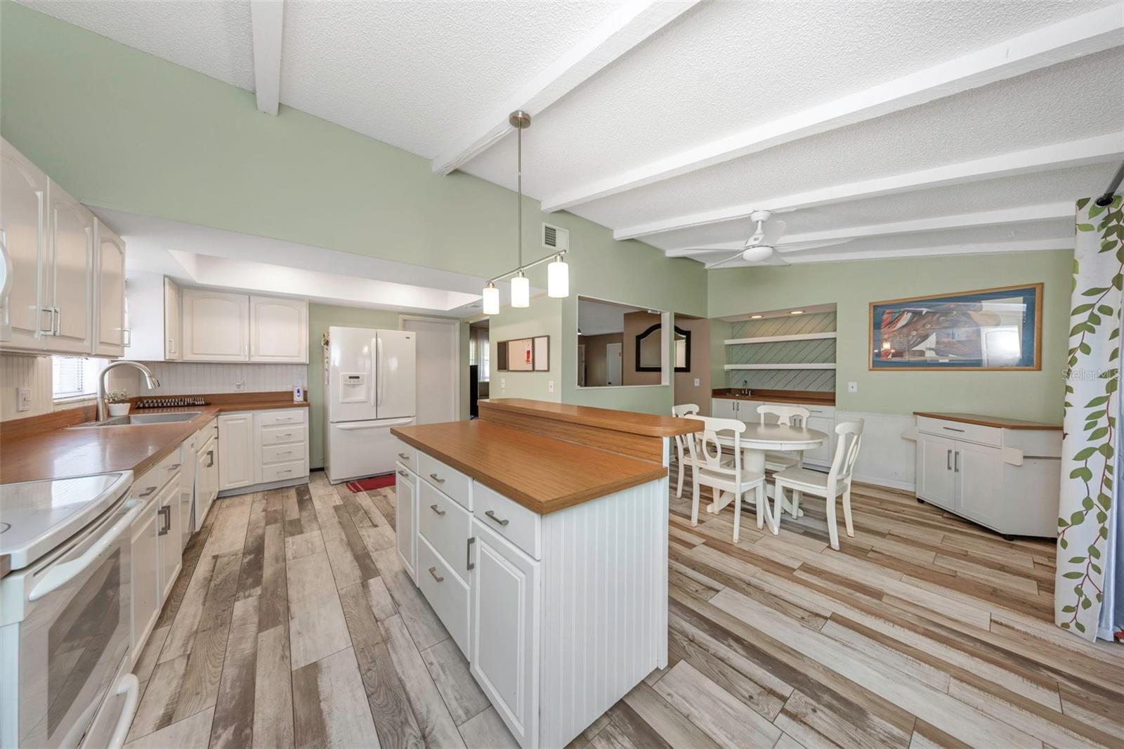 17704 Rivendel Road, Lutz, FL 33549 — photo 3