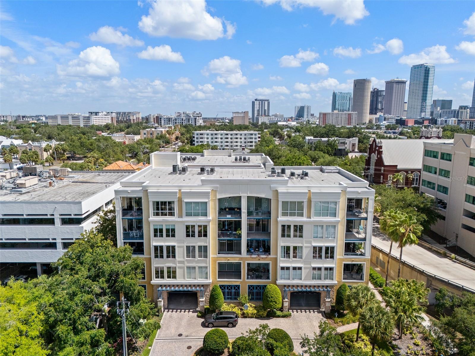 509 W Bay St #305 — photo