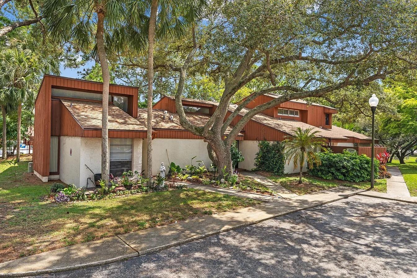 2060 Sunset Point Road #52, Clearwater, FL 33765