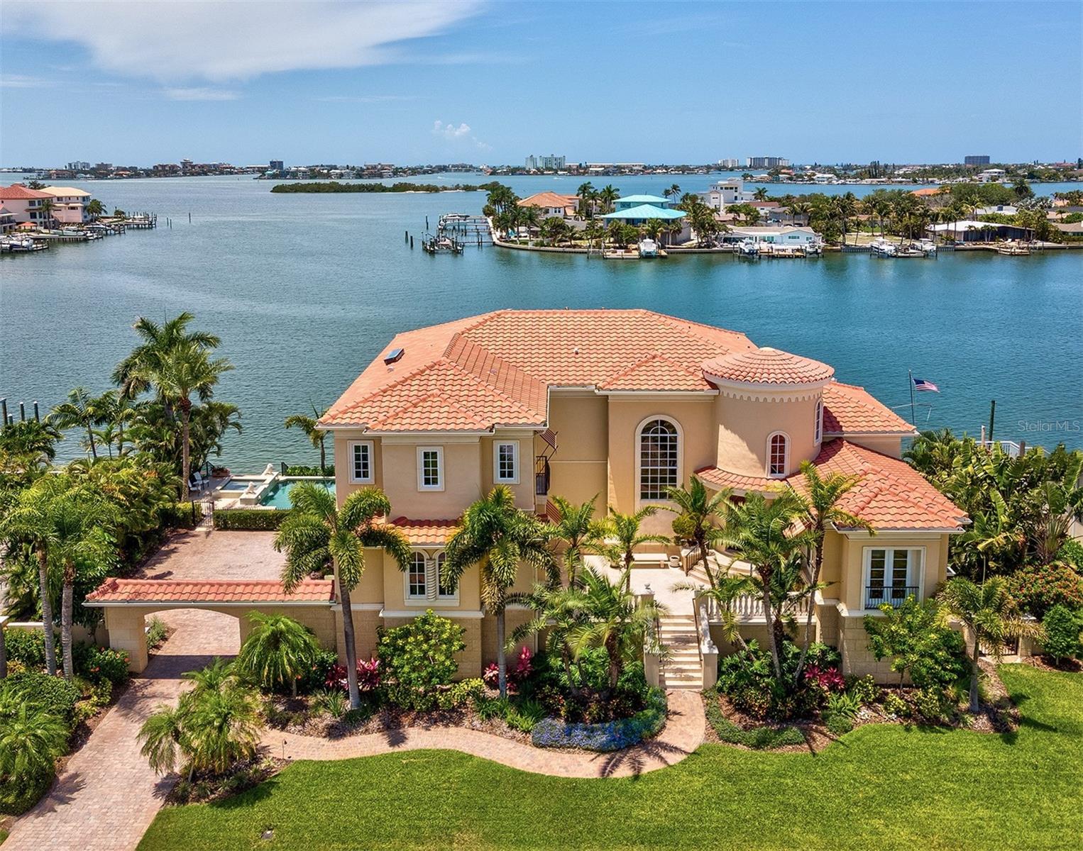 6224 Pasadena Point Blvd — photo